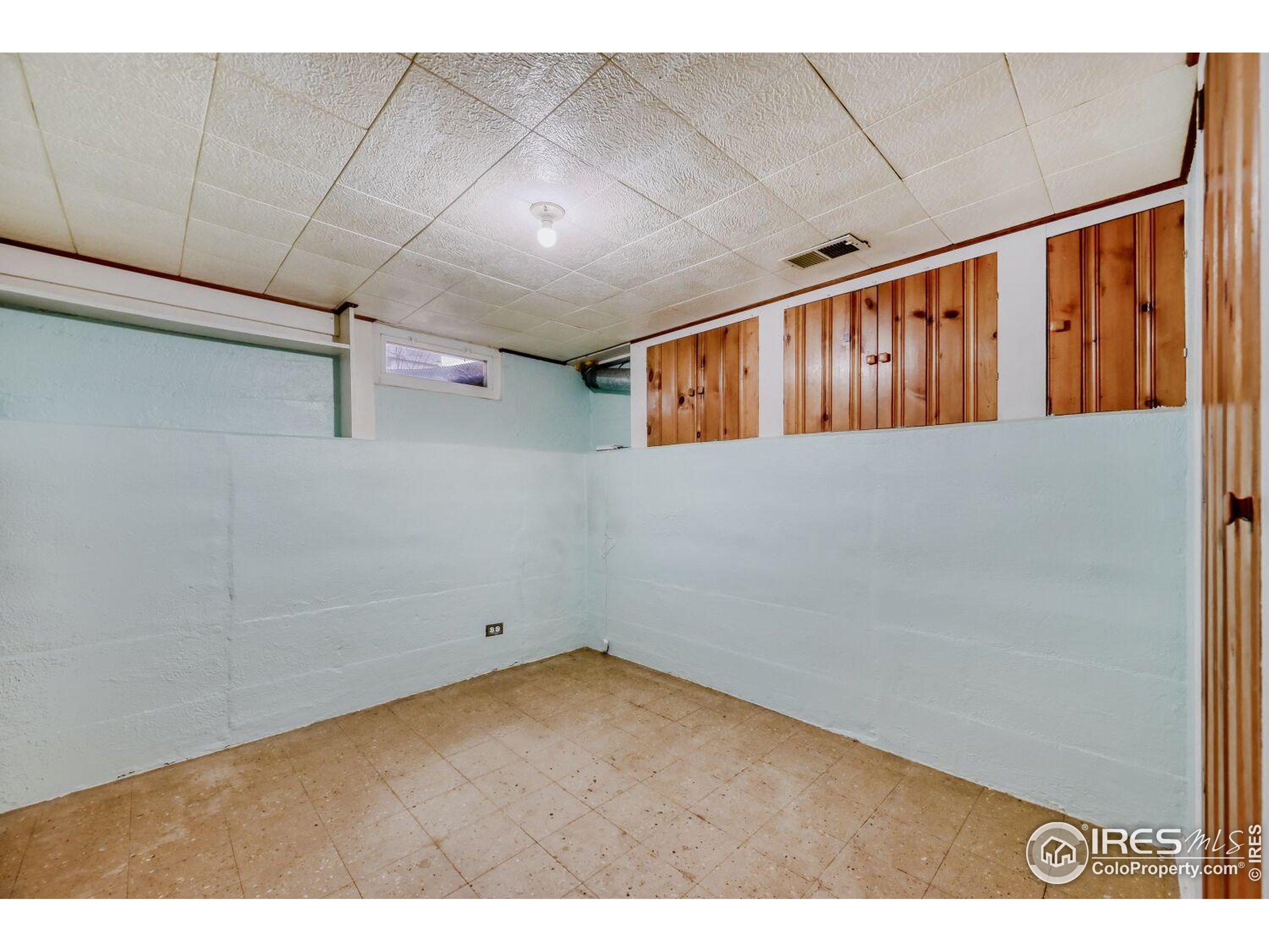534 Dewey Avenue Boulder, CO 80304 - Photo 12 of 17 a view of an empty room