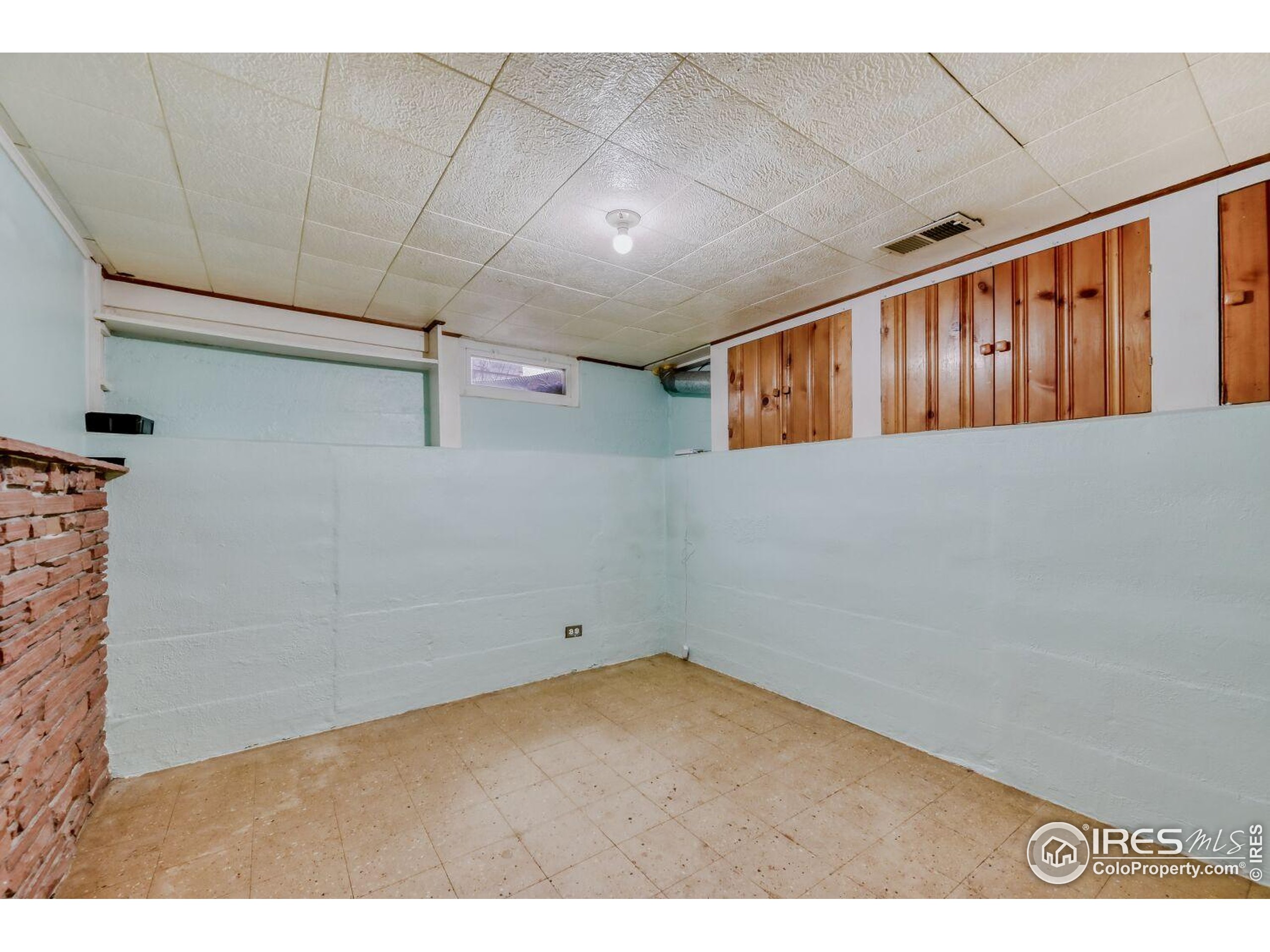 534 Dewey Avenue Boulder, CO 80304 - Photo 13 of 17 a view of an empty room