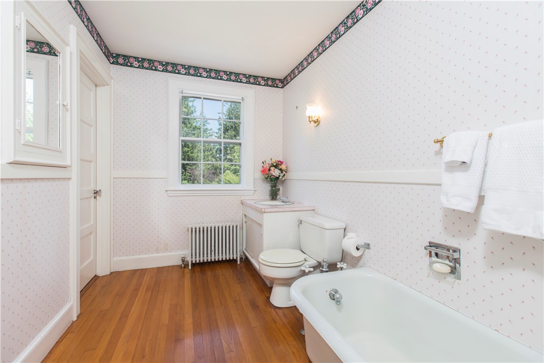 23 Shore Road Westerly, RI 02891 - Photo 13 of 31