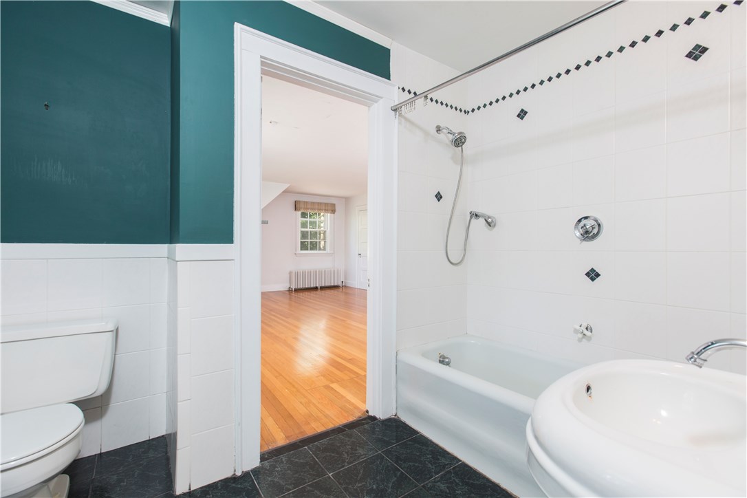 23 Shore Road Westerly, RI 02891 - Photo 15 of 31