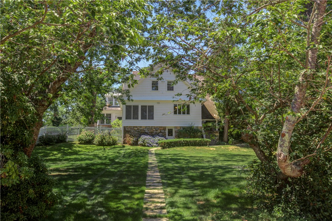 23 Shore Road Westerly, RI 02891 - Photo 22 of 31