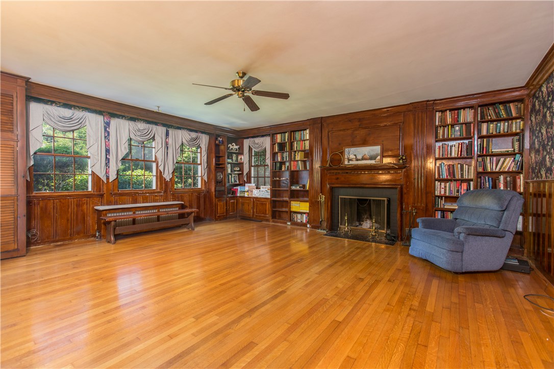 23 Shore Road Westerly, RI 02891 - Photo 6 of 31