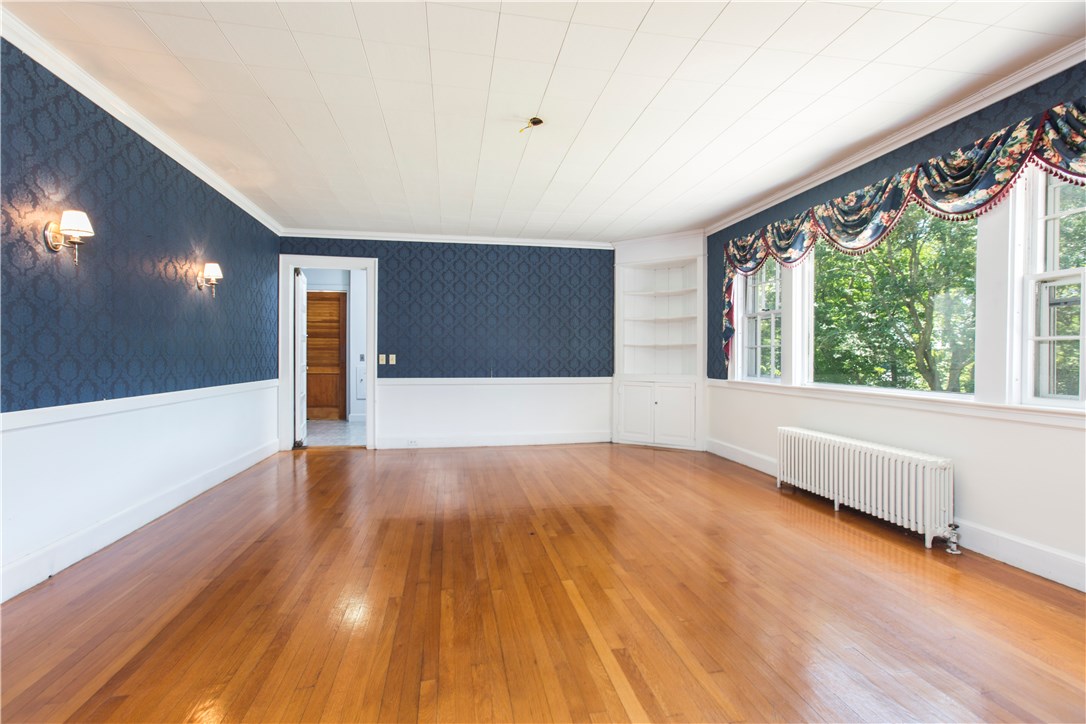 23 Shore Road Westerly, RI 02891 - Photo 7 of 31