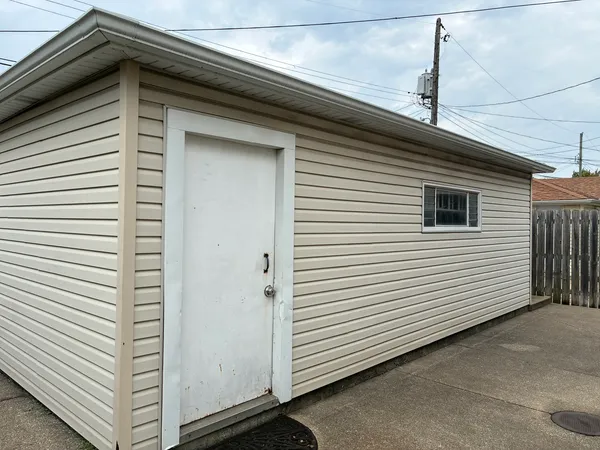 a view of a garage