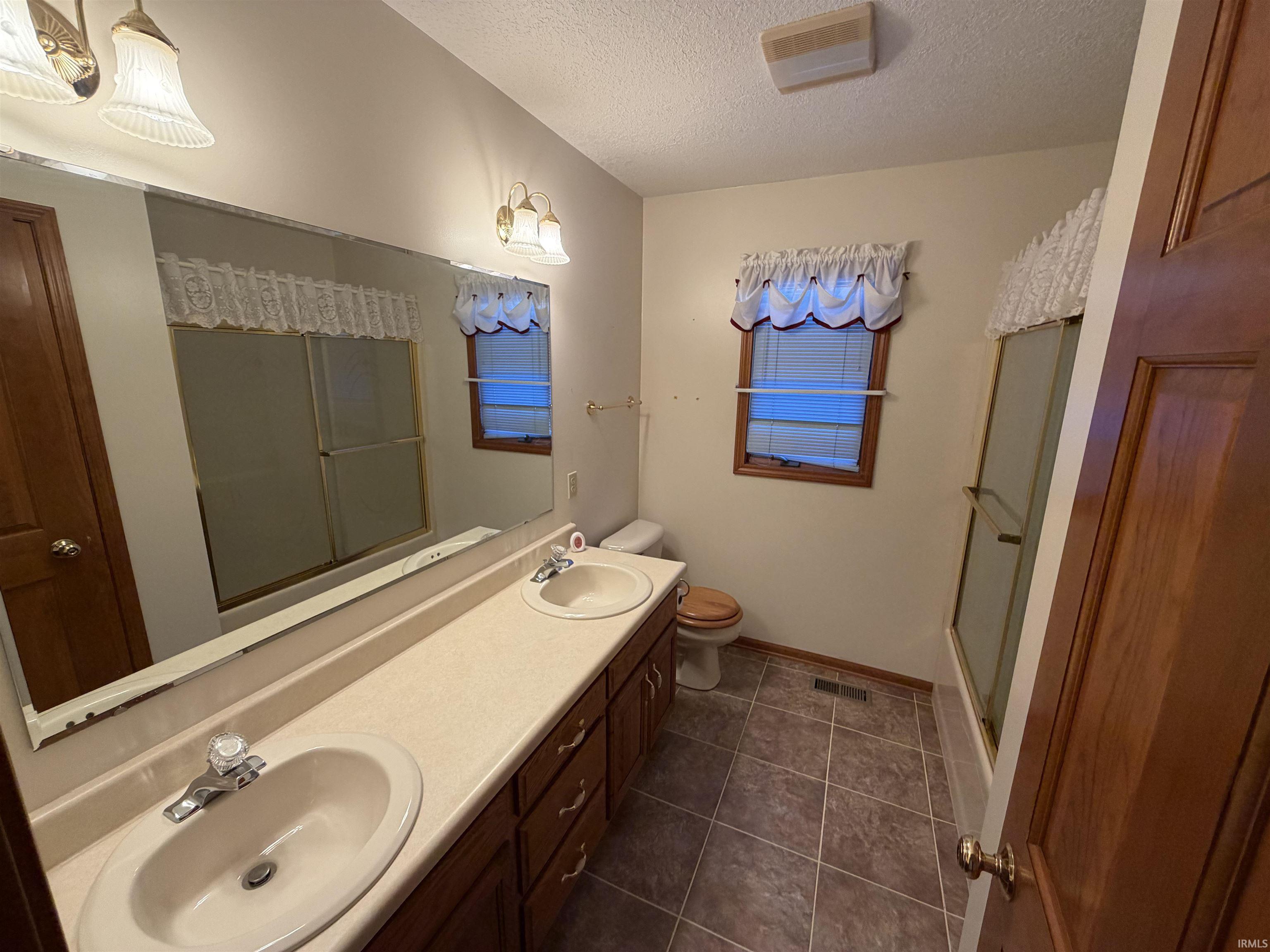 2213 Laforge Lane Auburn, IN 46706 - Photo 12 of 22