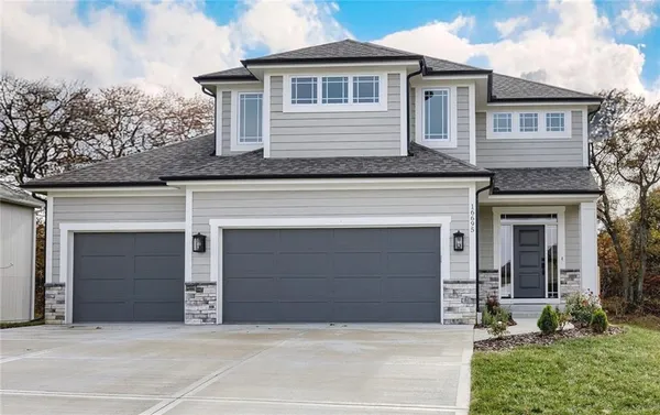 $578,950 | 7485 North Utica Avenue, Parkville, MO 64152