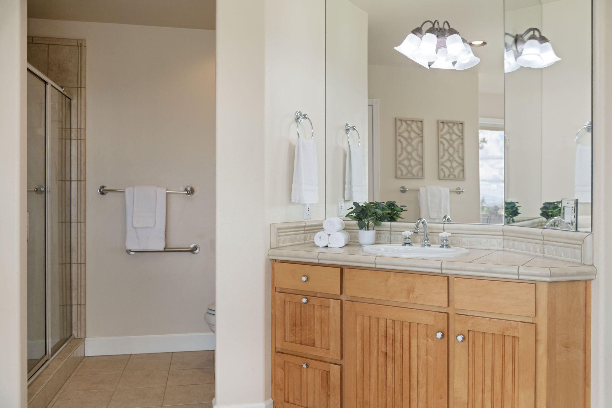 3615 Northwest Falcon Ridge Bend, OR 97703 - Photo 36 of 67 Primary Bath - 2nd Sink and Shower