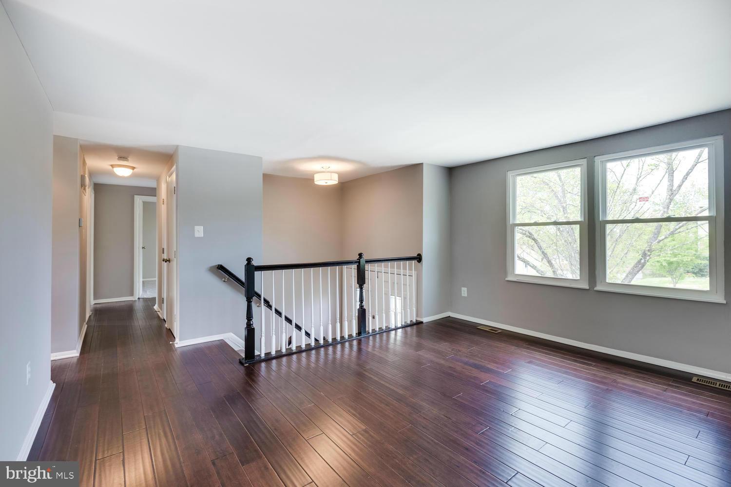 12706 Lunan Road Clinton, MD 20735 - Photo 10 of 43 Living Room