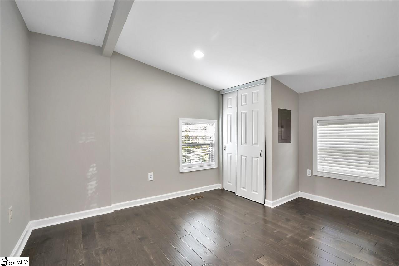 560 Lowndes Hill Road Greenville, SC 29607 - Photo 9 of 15 Gallery Image 9