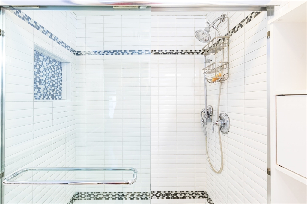 12 Warren Place Lynn, MA 01902 - Photo 20 of 40