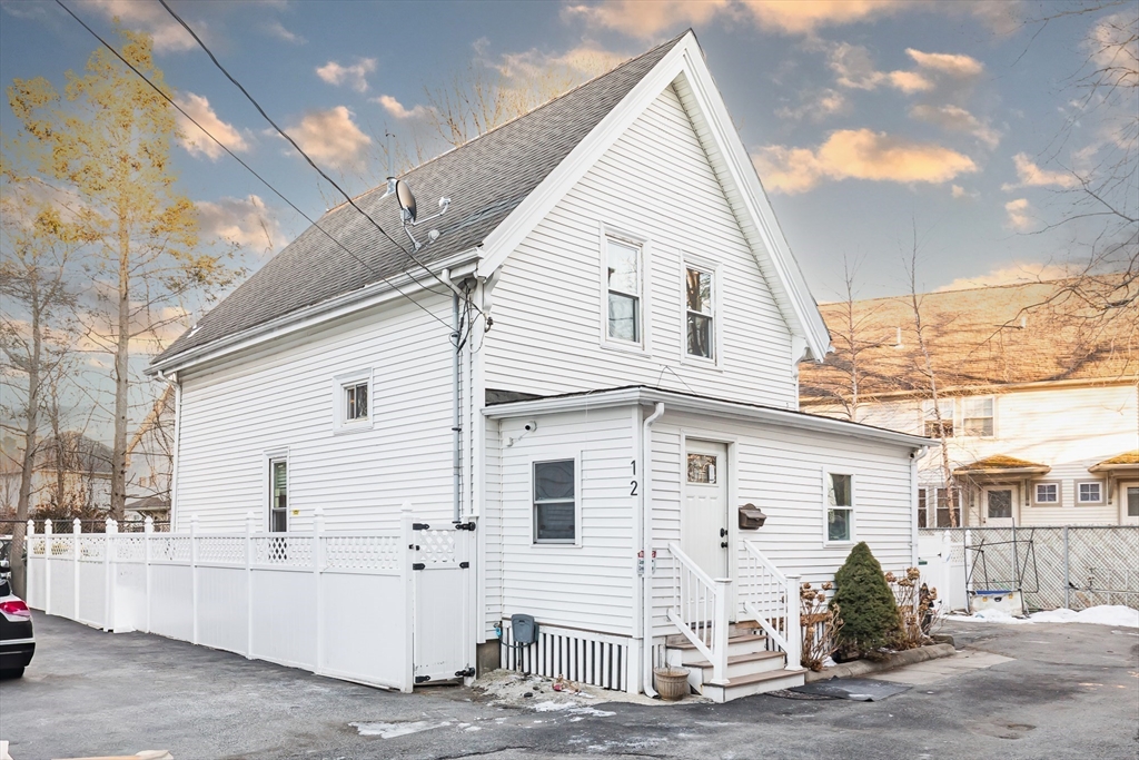 12 Warren Place Lynn, MA 01902 - Photo 2 of 40