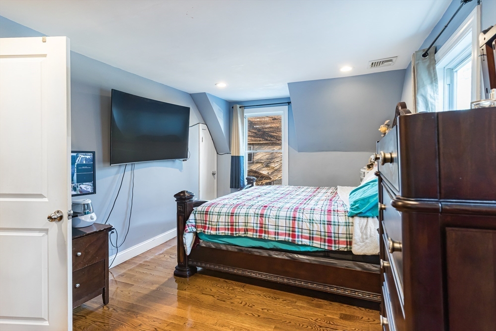 12 Warren Place Lynn, MA 01902 - Photo 23 of 40