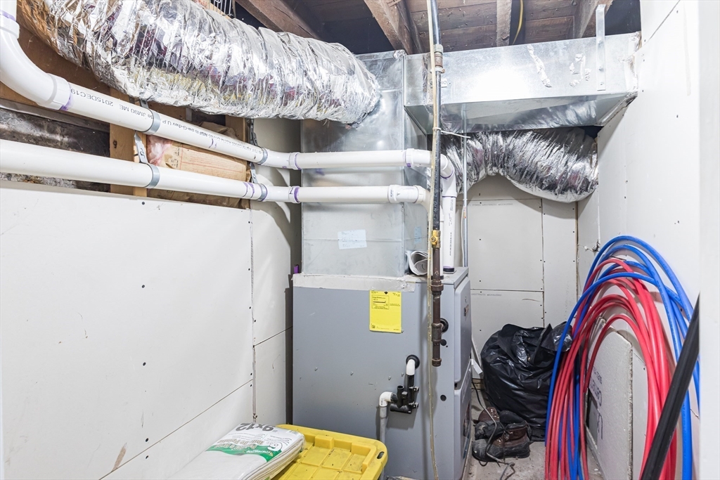 12 Warren Place Lynn, MA 01902 - Photo 34 of 40