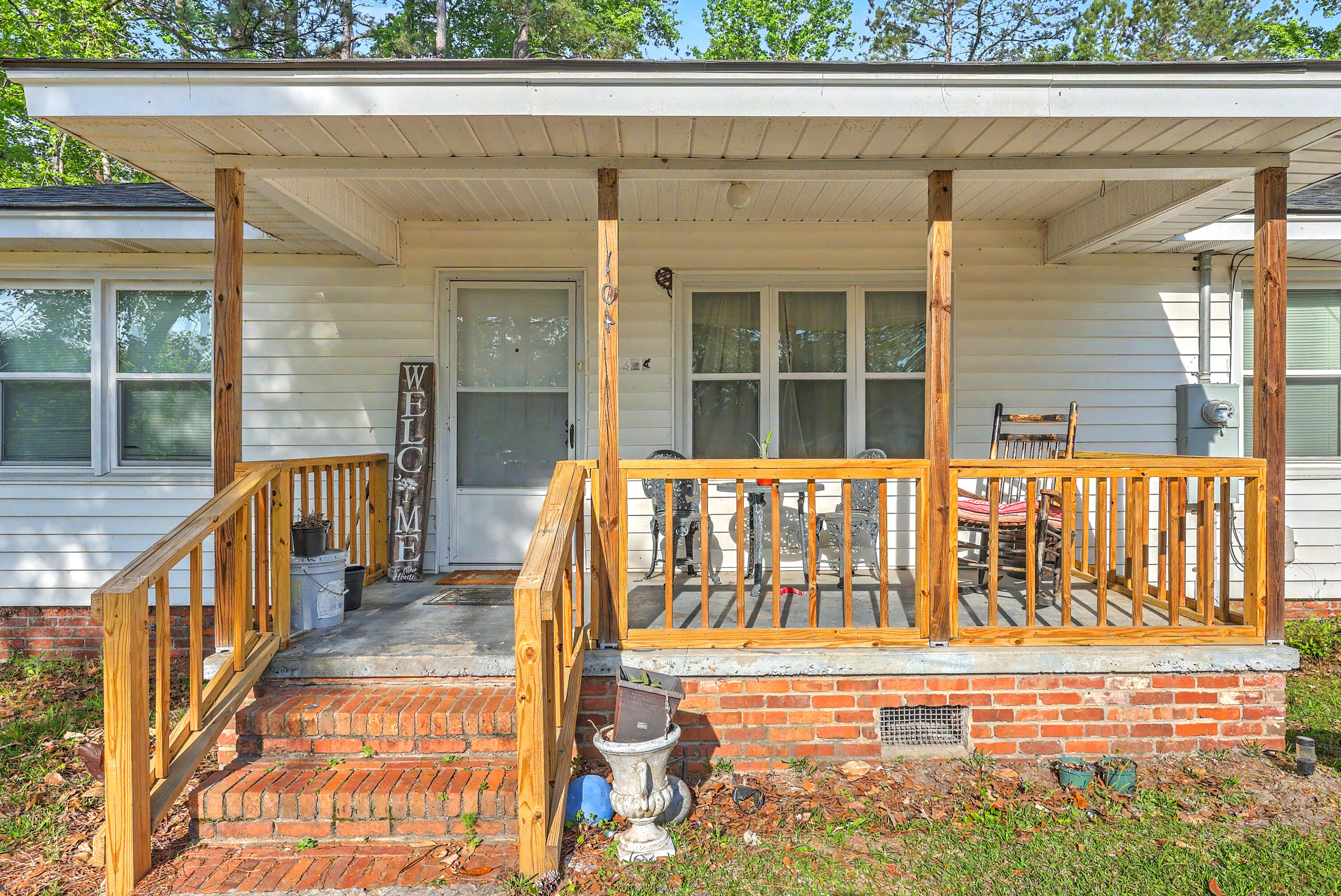 104 Saluda Street Hampton, SC 29924 - Photo 2 of 25 Front Porch