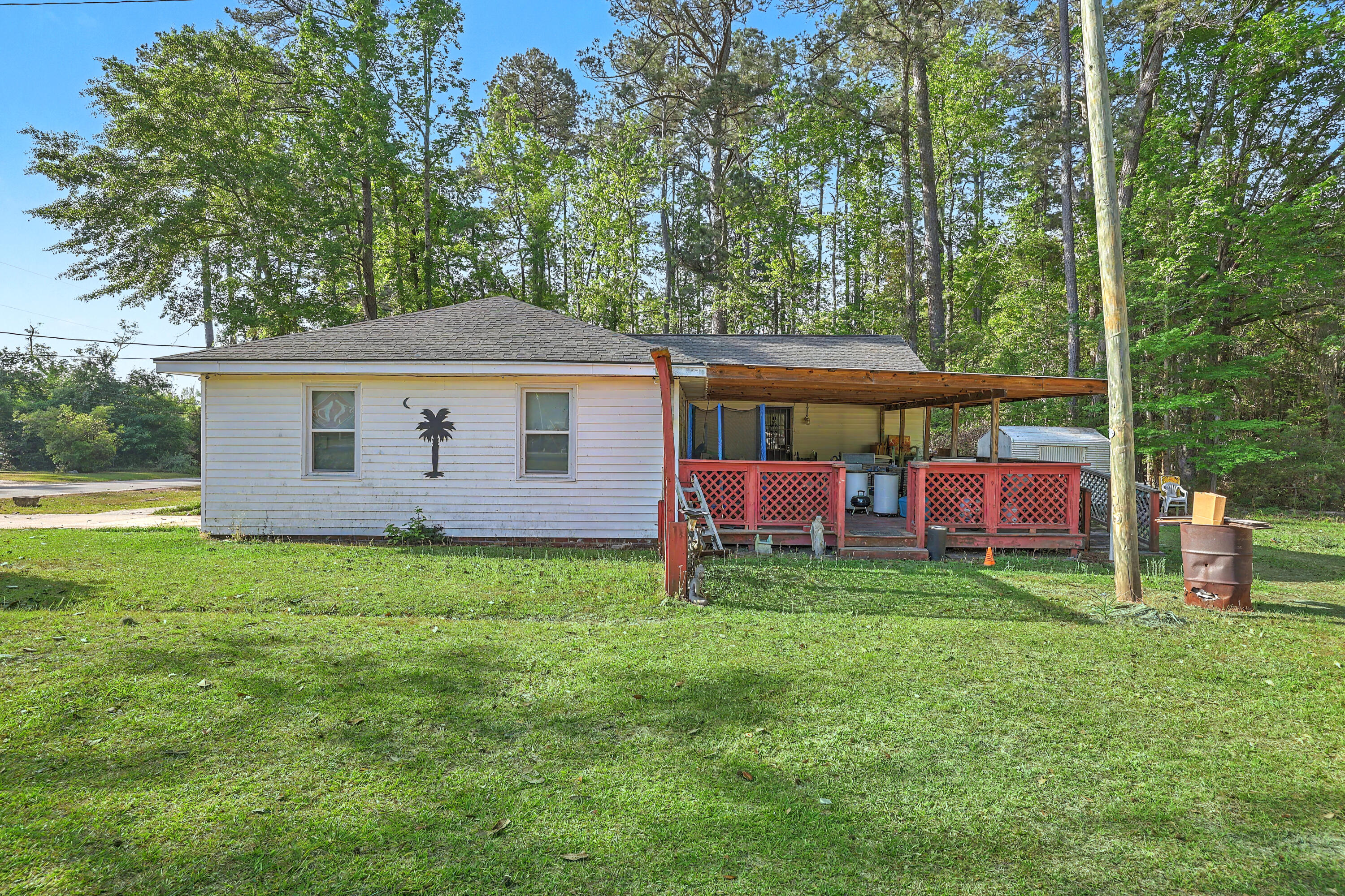 104 Saluda Street Hampton, SC 29924 - Photo 24 of 25 Side Yard