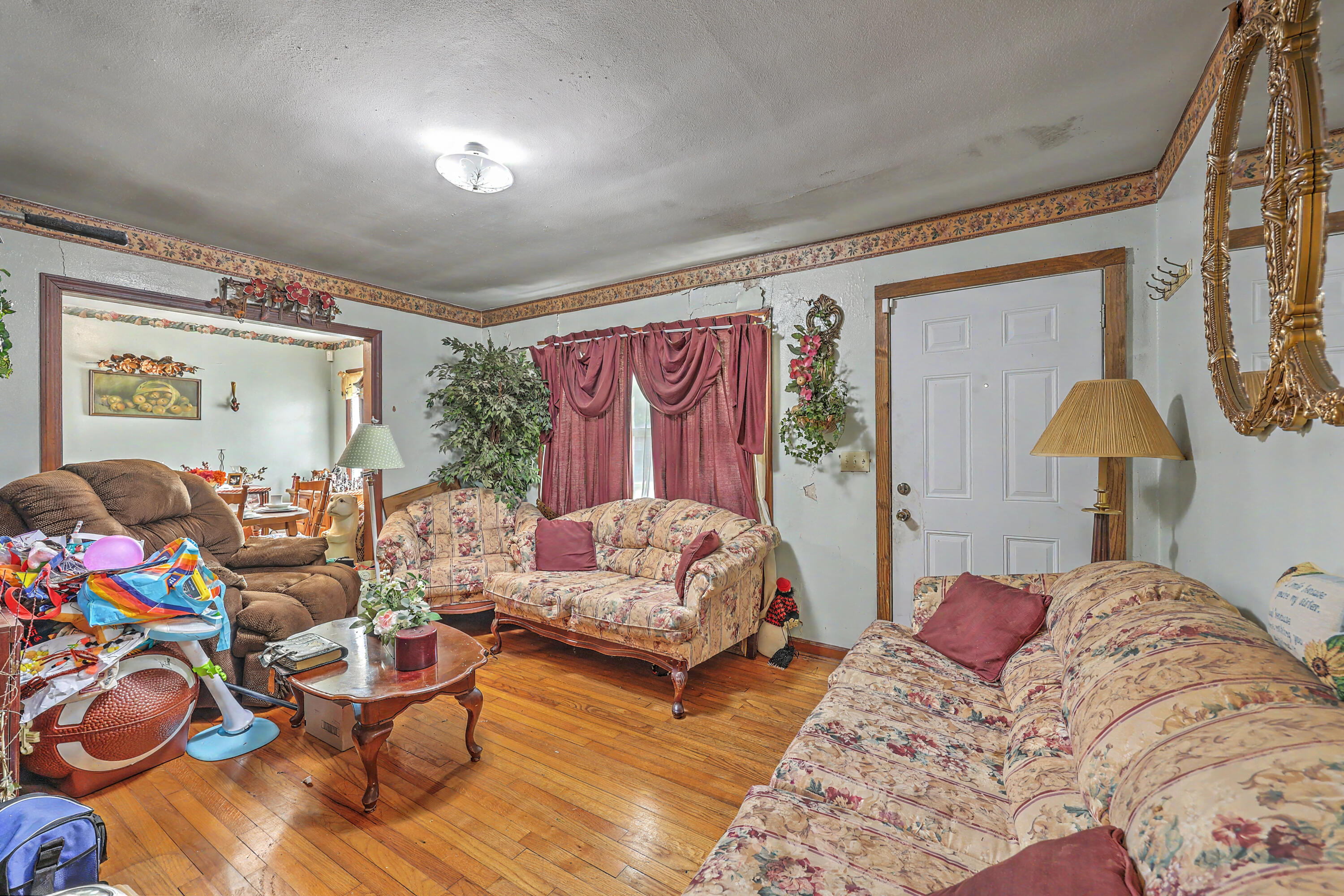 104 Saluda Street Hampton, SC 29924 - Photo 6 of 25 Formal Living Room