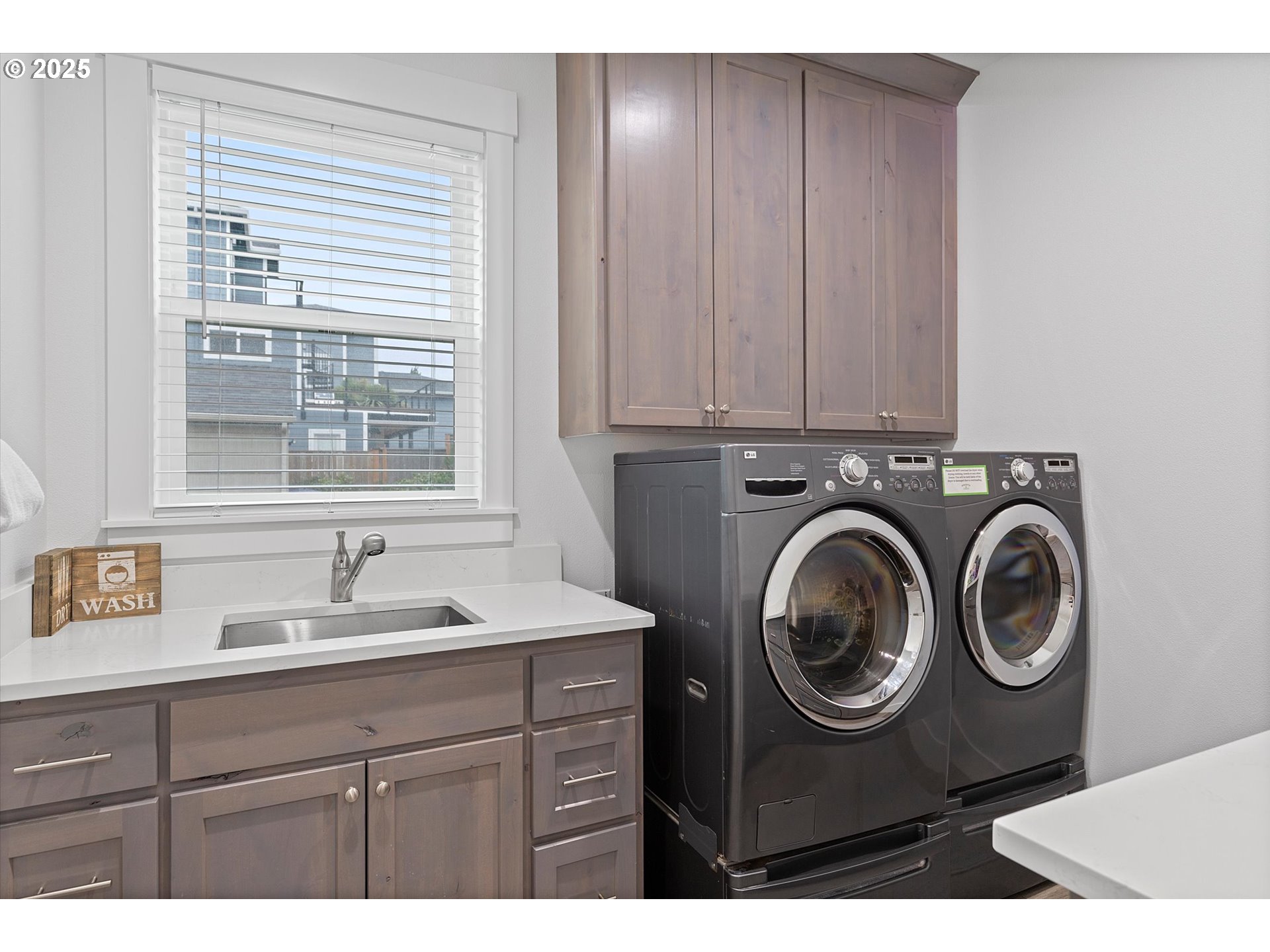 813 Southwest 9th Street Lincoln City, OR 97367 - Photo 41 of 48