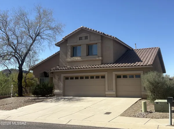 $475,000 | 7975 North Higgins Feather Drive, Tucson, AZ 85743
