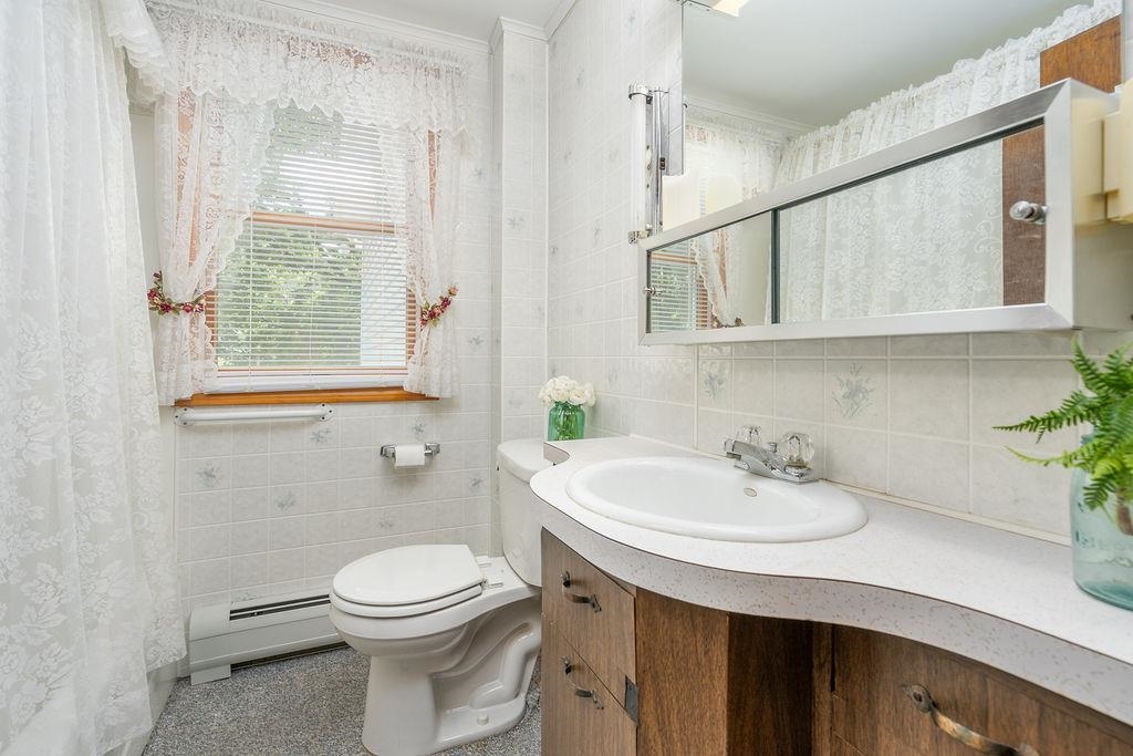 54 Maple Street Rochester, NH 03867 - Photo 12 of 43