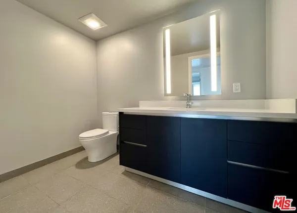 $5,980 | 5801 Camerford Avenue, Unit PH6, Los Angeles, CA 90038