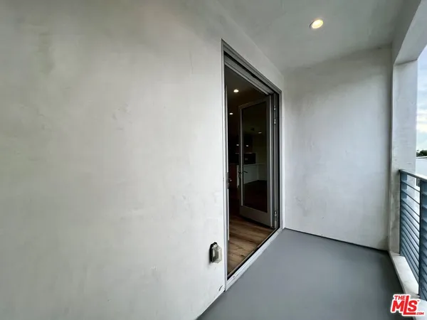 $5,980 | 5801 Camerford Avenue, Unit PH6, Los Angeles, CA 90038