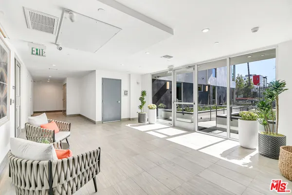 $5,980 | 5801 Camerford Avenue, Unit PH6, Los Angeles, CA 90038