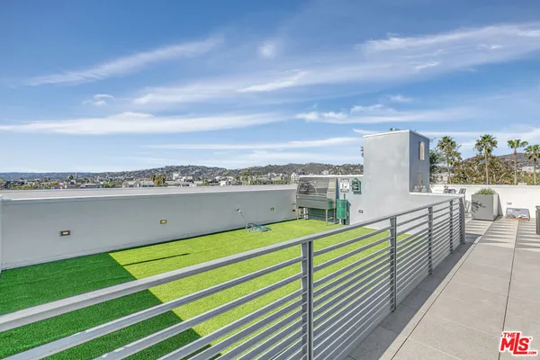 $5,980 | 5801 Camerford Avenue, Unit PH6, Los Angeles, CA 90038