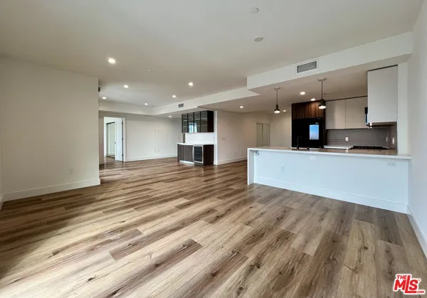 $5,980 | 5801 Camerford Avenue, Unit PH6, Los Angeles, CA 90038