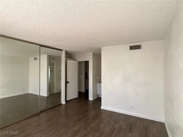 $2,100 | 3737 Prosperity Lane, Las Vegas, NV 89147