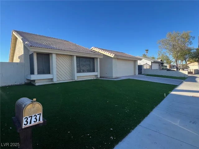 $2,100 | 3737 Prosperity Lane, Las Vegas, NV 89147