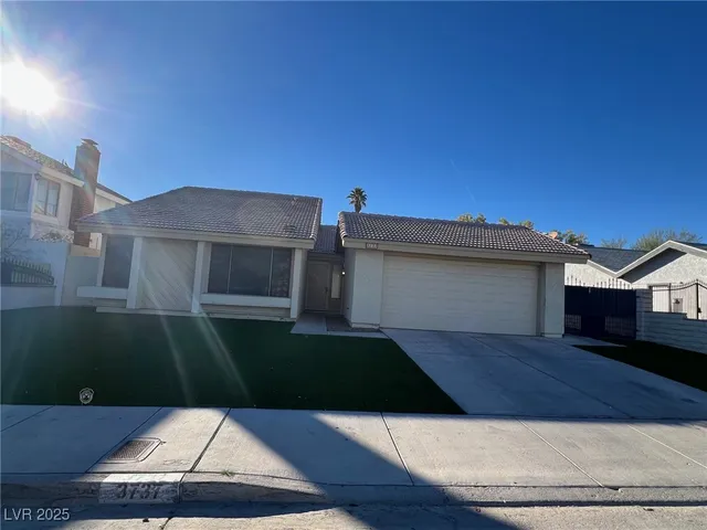 $2,100 | 3737 Prosperity Lane, Las Vegas, NV 89147