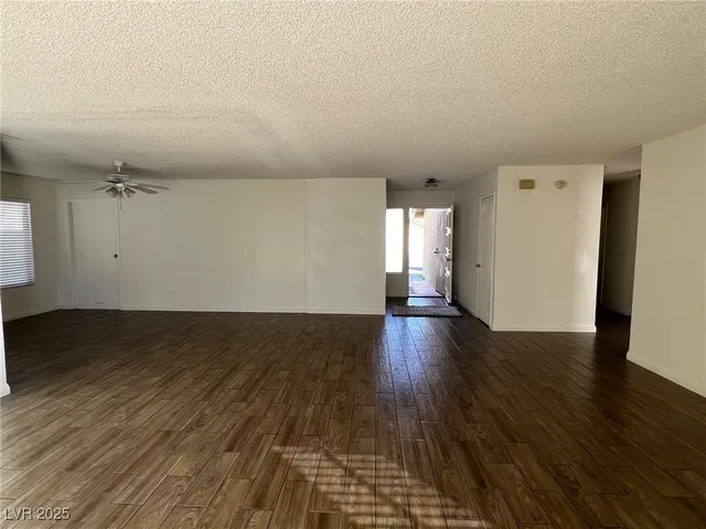 $2,100 | 3737 Prosperity Lane, Las Vegas, NV 89147