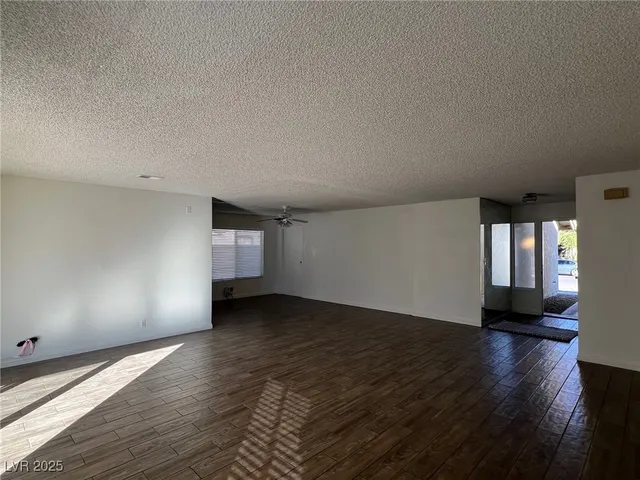 $2,100 | 3737 Prosperity Lane, Las Vegas, NV 89147