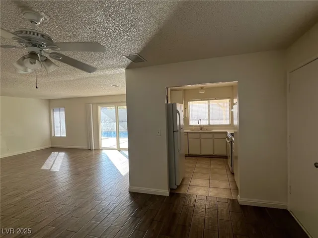 $2,100 | 3737 Prosperity Lane, Las Vegas, NV 89147