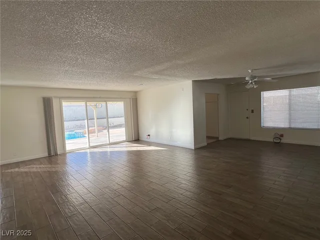 $2,100 | 3737 Prosperity Lane, Las Vegas, NV 89147