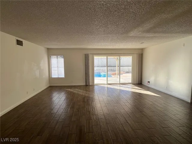 $2,100 | 3737 Prosperity Lane, Las Vegas, NV 89147