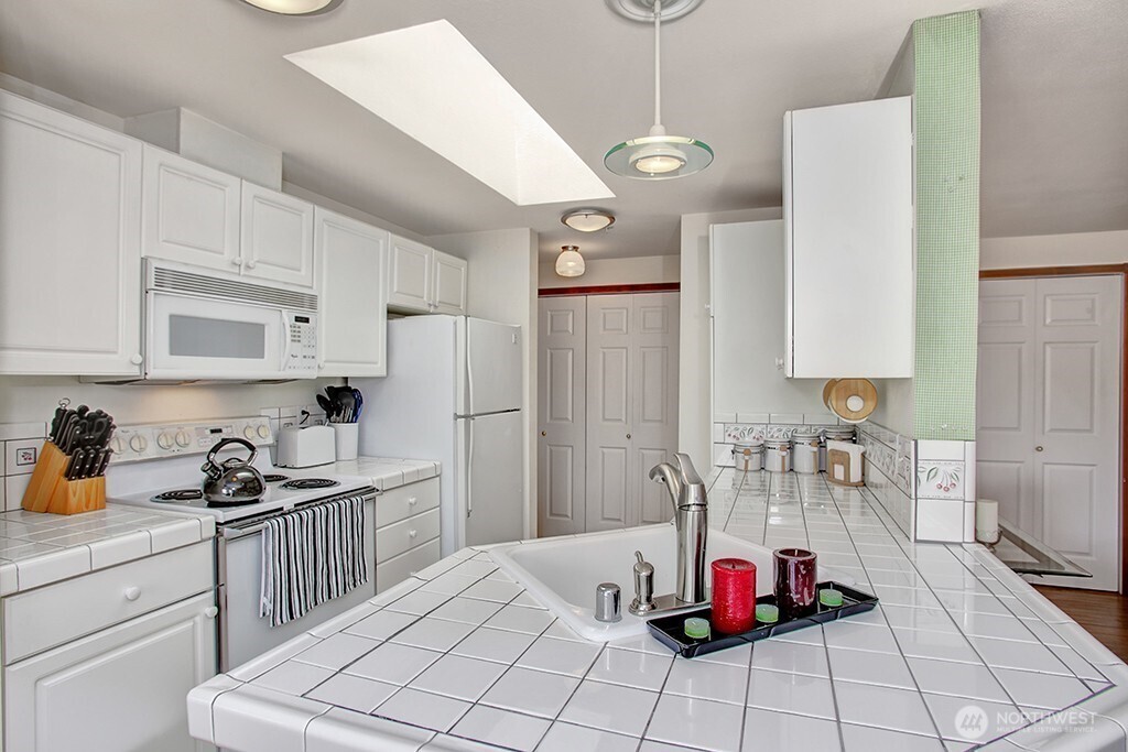 10824 Southeast 170th Street, Unit B304 Renton, WA 98055 - Photo 6 of 12