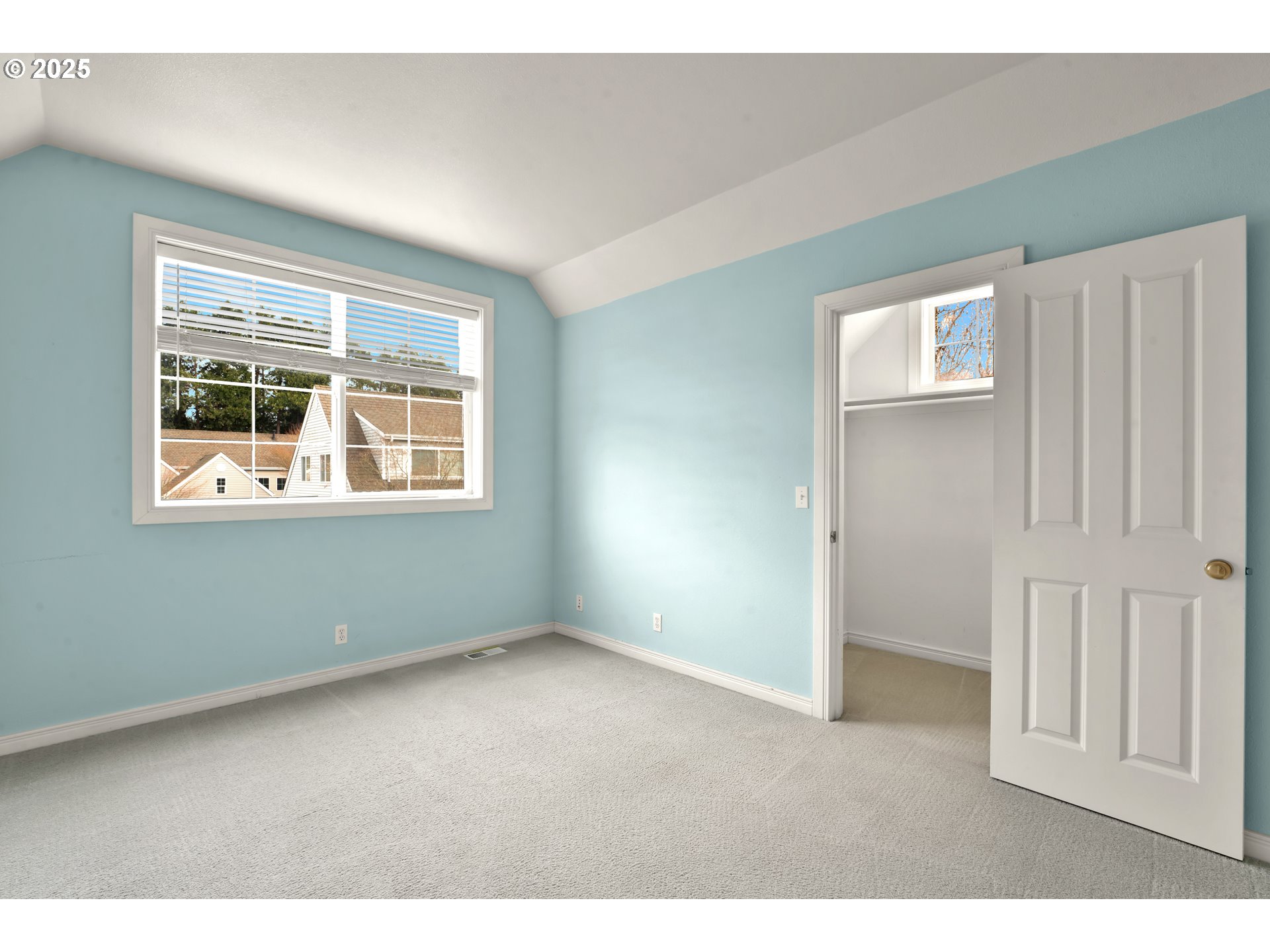 578 Covey Lane Eugene, OR 97401 - Photo 27 of 38 Bedroom