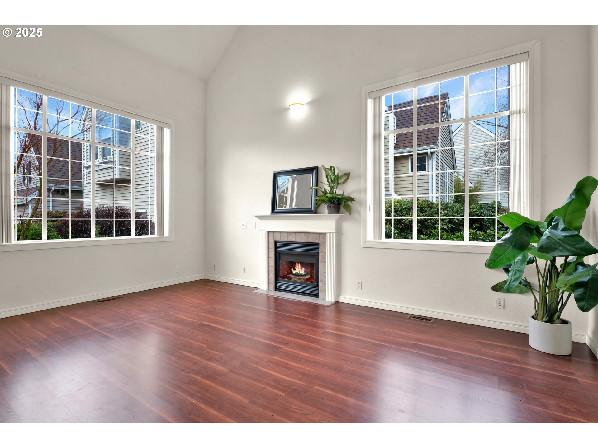 578 Covey Lane Eugene, OR 97401 - Photo 4 of 38 Living Room