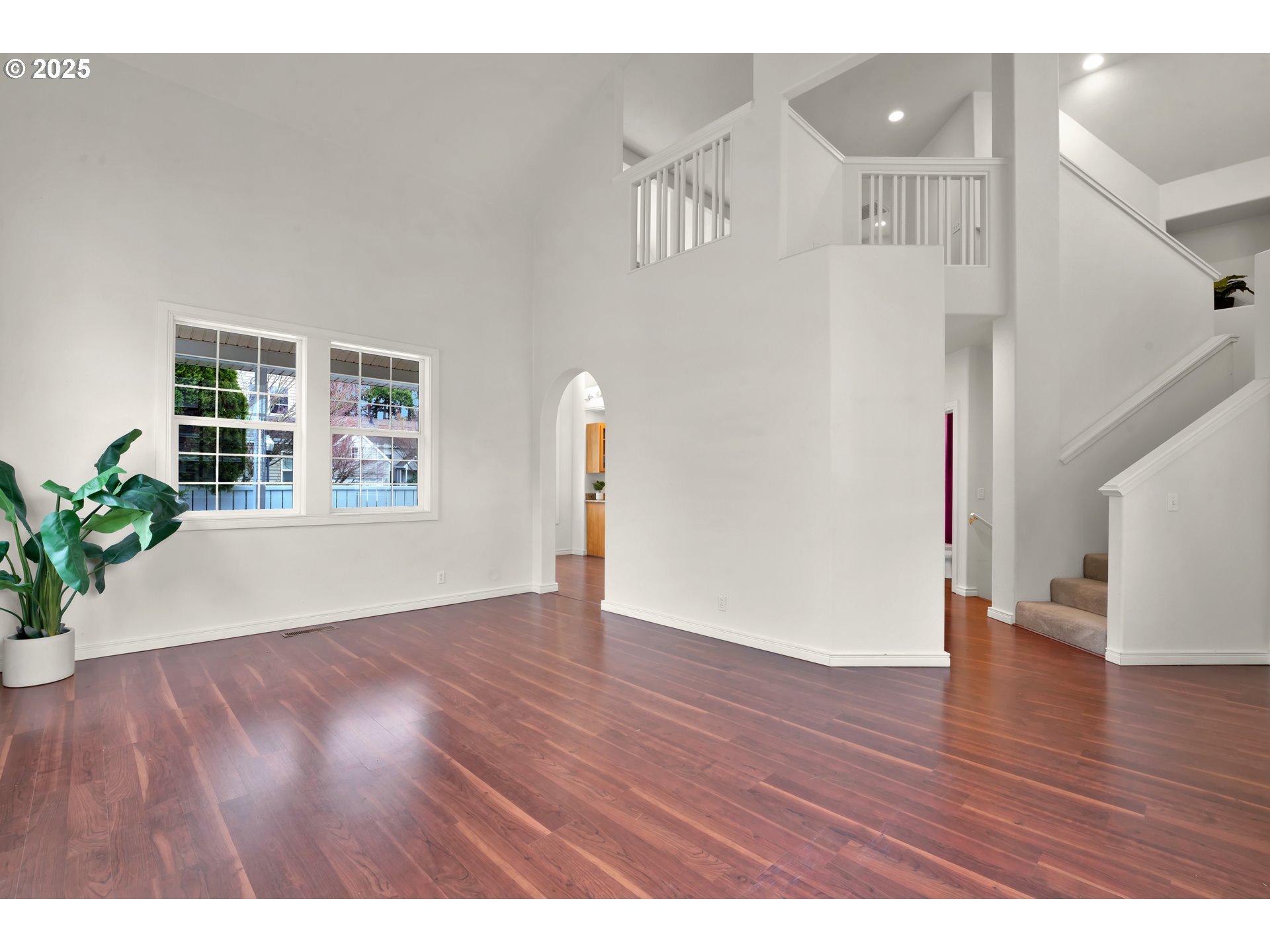 578 Covey Lane Eugene, OR 97401 - Photo 6 of 38 Living Room/Dining Room