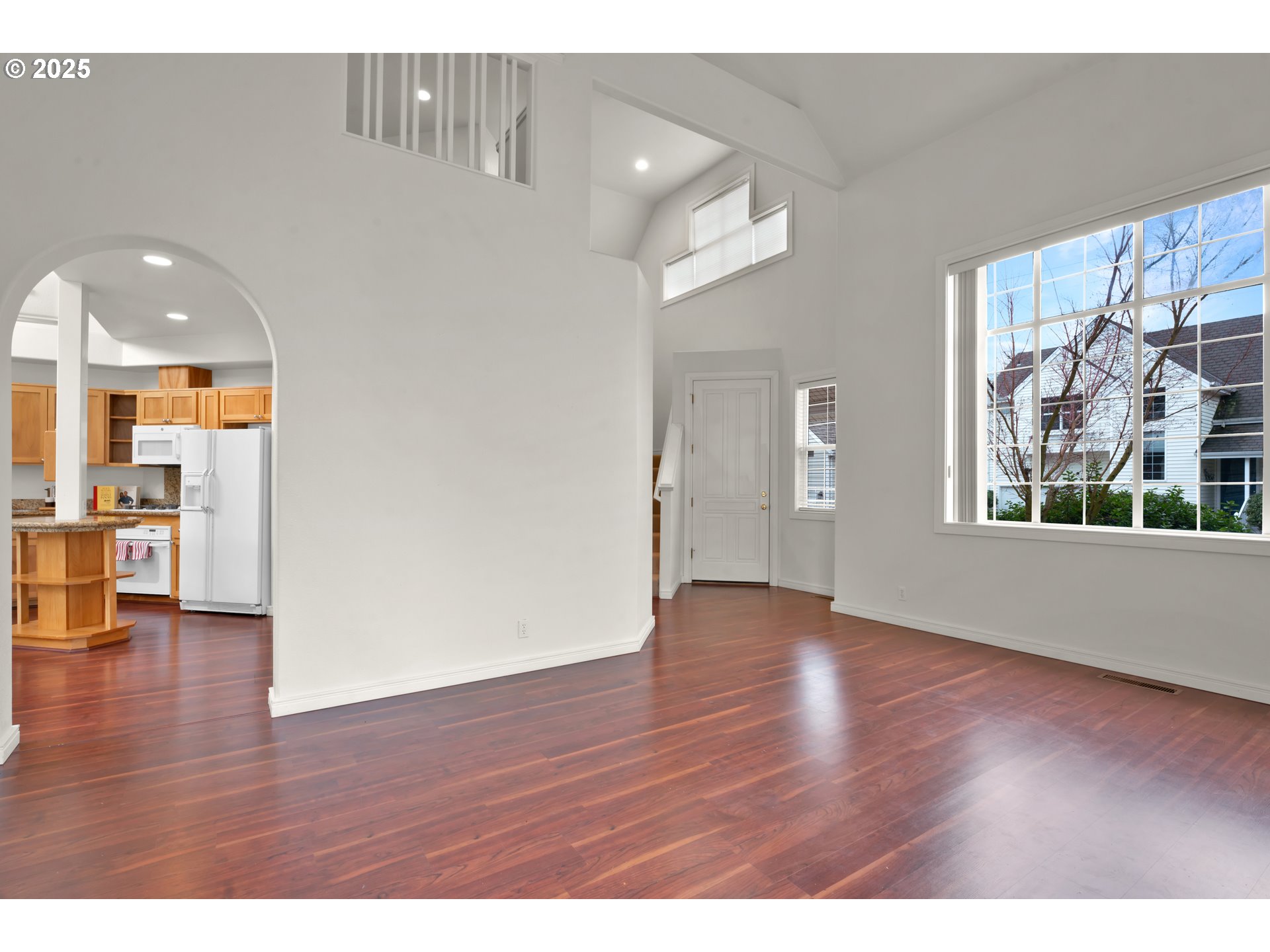 578 Covey Lane Eugene, OR 97401 - Photo 7 of 38 Living Room