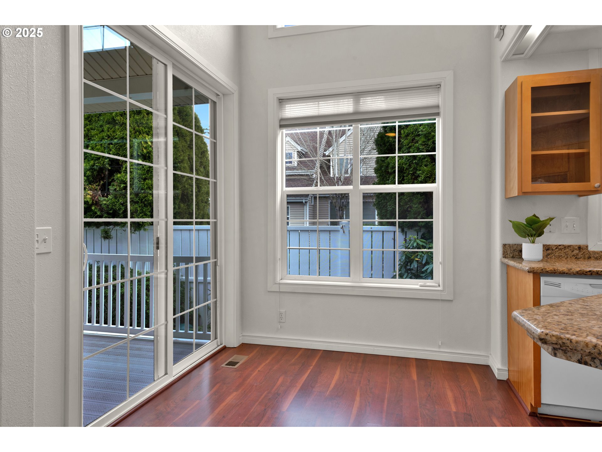 578 Covey Lane Eugene, OR 97401 - Photo 9 of 38 Kitchen