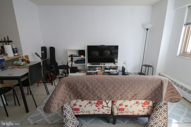 $165,000 | 2101 Chestnut Street, Unit 612, Philadelphia, PA 19103