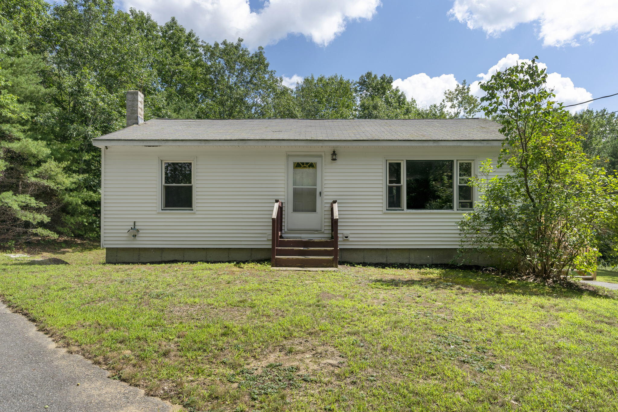 27 Dolloff Road Standish, ME 04084 - Photo 3 of 21 3-web-or-mls-DSC09140