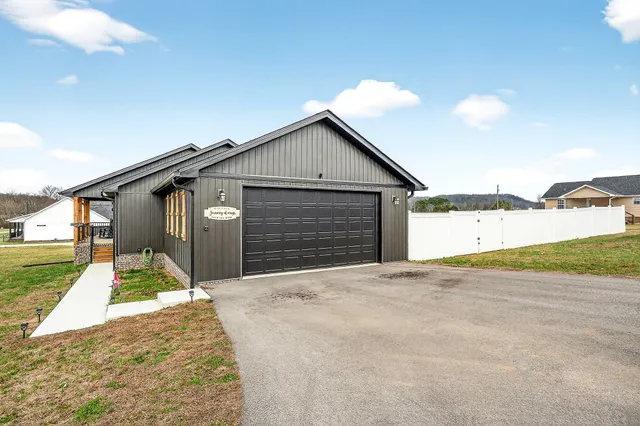 $434,900 | 1004 North Spring Street, Sparta, TN 38583