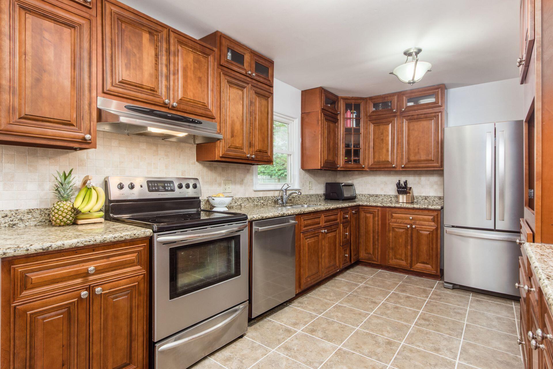 1527 Fishinger Road Columbus, OH 43221 - Photo 10 of 27 014_0a41_M 1527 Fischinger027