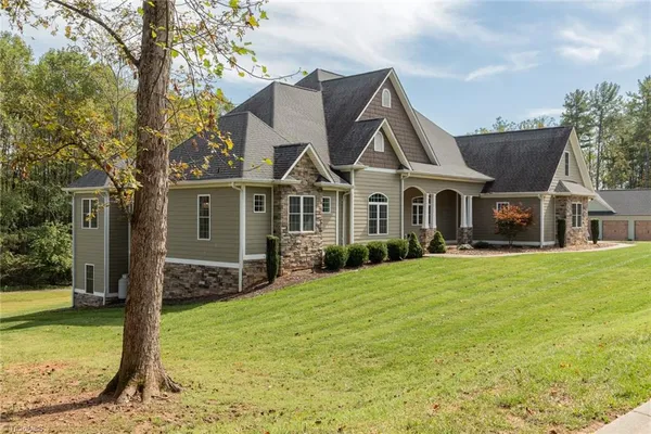 $799,000 | 203 Monk Court, North Wilkesboro, NC 28659