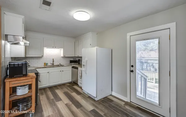 $199,900 | 205 West Pine Drive, Pearl, MS 39208