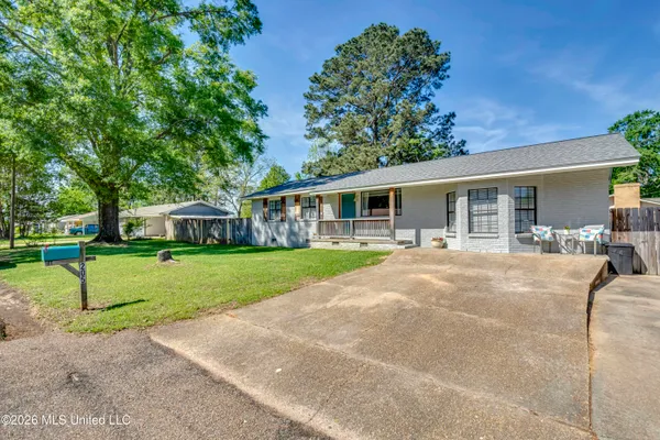 $199,900 | 205 West Pine Drive, Pearl, MS 39208
