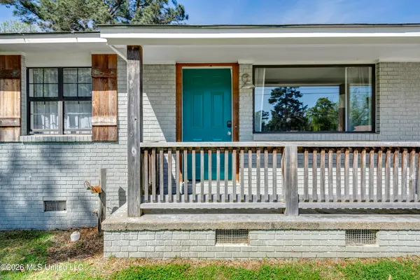 $199,900 | 205 West Pine Drive, Pearl, MS 39208